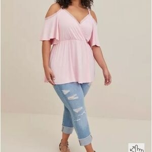 ❄️❄️ Torrid 3x Babydoll Super Soft Surplice Lace Trim Cold Shoulder Top